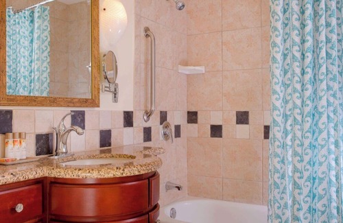 Ko Olina Complejo | Marriott Ko Olina Beach Club 2BR Villa - July 4th or Thanksgiving on the Beach!