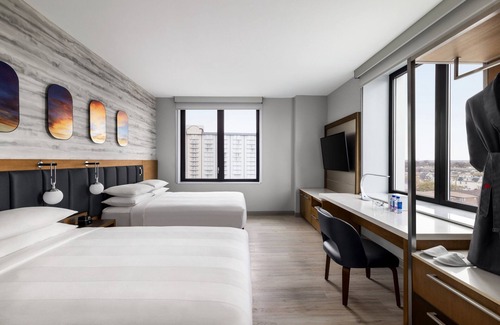 Queens Hotel | Marriott New York JFK Airport