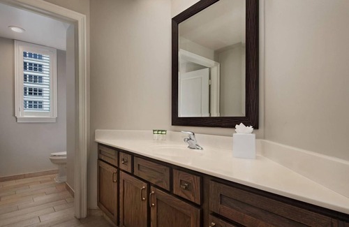 Palm Beach Shores Complejo | Marriott Ocean Point, Resort & Spa, Beachfront