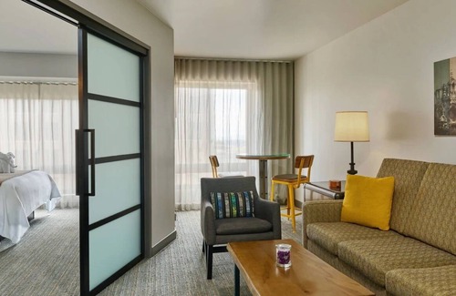 Civic Core Complejo | Marriott Vacation Club Pulse San Diego- Hotel Room Sleeps 4!