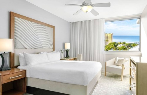 Marco Island Complejo | Marriott’s Crystal Shores: 2 Bedroom Poolside Paradise Awaits on Marco Island