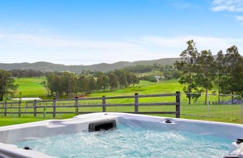 Pokolbin Casa | Marrowbone Mountain Views