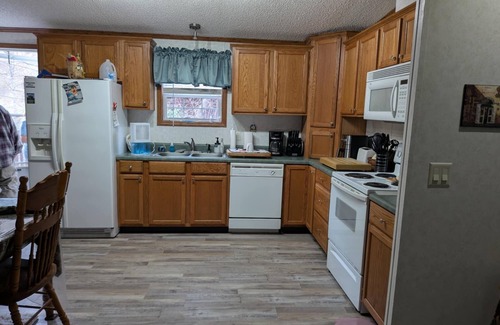Mars Hill Casa | MARS HILL HIDEOUT. 3/2manufactured home with AC /heat. Near Mars Hill University