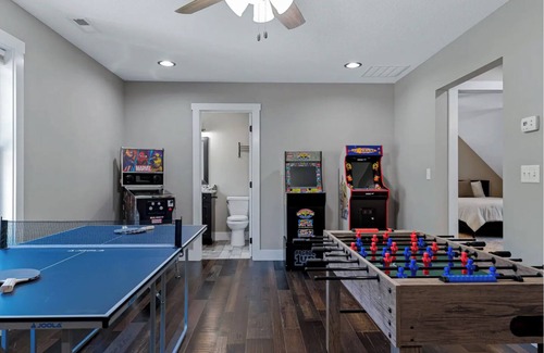 Mars Hill Casa | Mars Hill Peaceful Retreat: Pickle-ball/Gym/HotTub