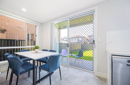 Marsden Park Casa | Marsden Park 2 level brand new house near Parks