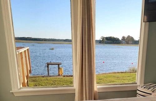 Cedar Point Casa | Marsh House, HOT TUB, Waterfront, KING bed, Close to Lejeune,