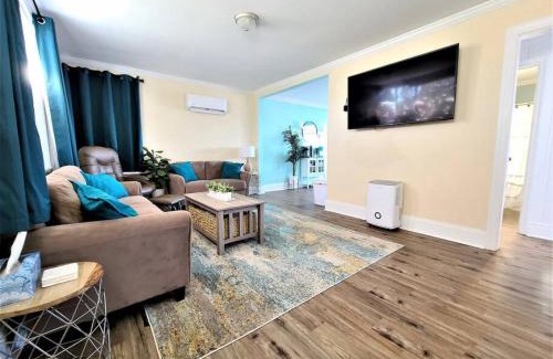 Cedar Point Casa | Marsh House, HOT TUB, Waterfront, KING bed, Close to Lejeune,