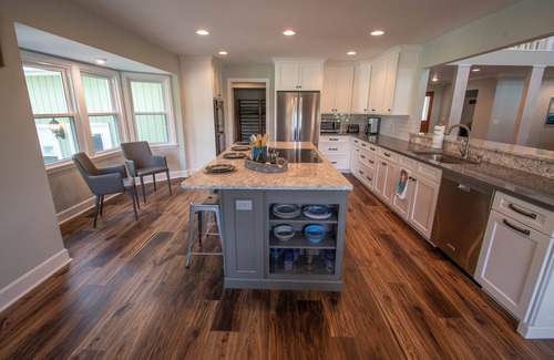Old Town Bluffton Casa | Marsh views on a quaint Lowcountry Street! Less than a mile to Downtown Bluffton