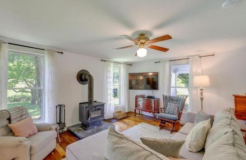 Marshall Casa | Marshall Cottage on 1895 Tobacco Farm with Hot Tub!