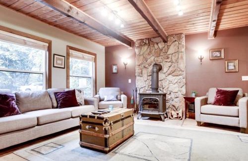 Mount Hood Village Casa | Marshall's Cabin in Rhododendron