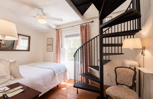 Top of the Hill Cama Y Desayuno | Marshall Slocum Inn