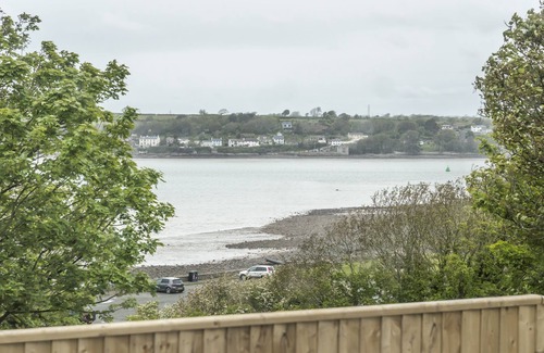 Pembroke Dock Casa | Martello View - 3 Bedroom - Llanreath