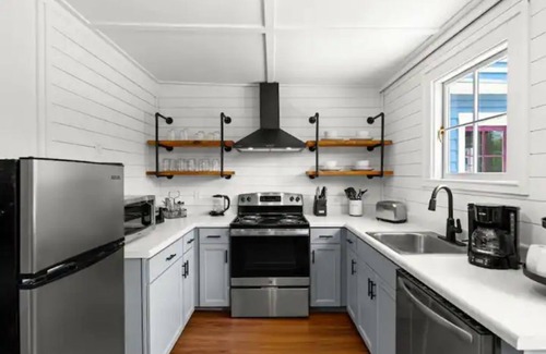 Dandridge Casa | Martha's GuestHouse - Historic Downtown Dandridge! Ripleys Attraction Discounts