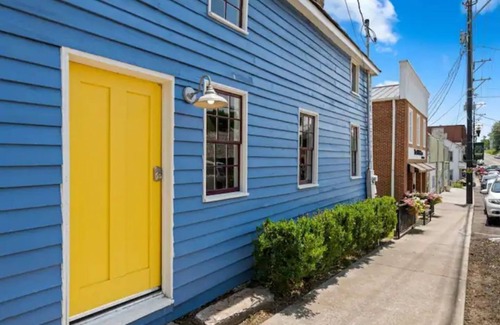Dandridge Casa | Martha's GuestHouse - Historic Downtown Dandridge! Ripleys Attraction Discounts