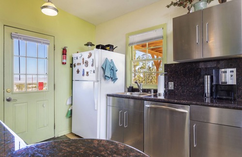 Joshua Tree Casa | Martian Rose - Out Of This World Stargazing Cabin 2 Bedroom Home by RedAwning