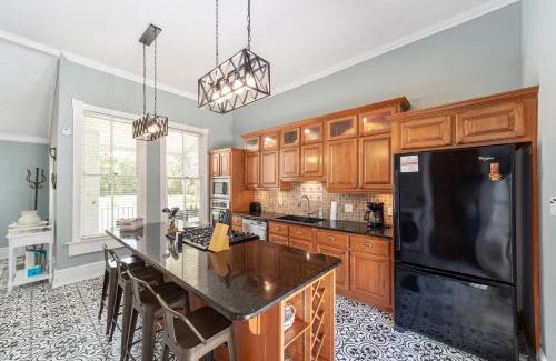 Historic District Apartamento | Martin A -Private historic district apt with pool-suite A