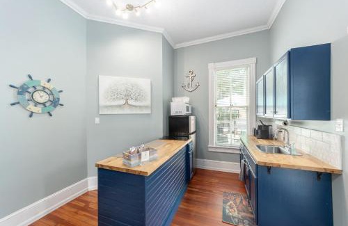Historic District Apartamento | Martin B- historic district apt with pool