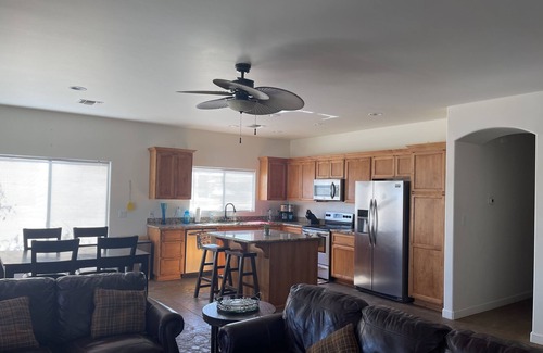 Yuma Casa | Martinez Lake - Desert House l Southwestern Home with Private Dock