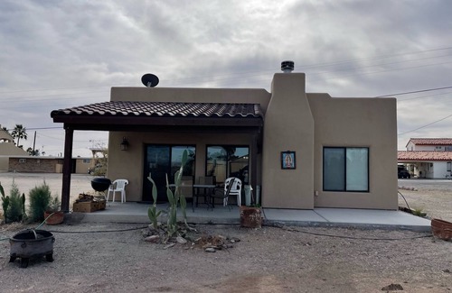Yuma Casa | Martinez Lake - Desert House l Southwestern Home with Private Dock