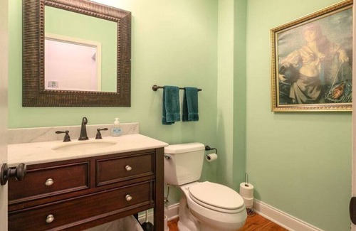 Tryon Casa | Martingale Cottage - 1 bedroom guesthouse