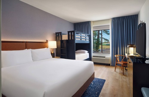 Truckee Hotel | Martis Valley Lodge Tapestry Collection by Hilton