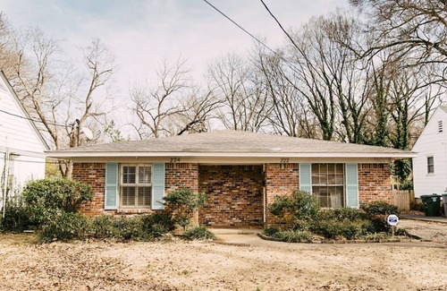 East Memphis Condominio | Marty's Opalhouse Garden by Pettigrew Adventures