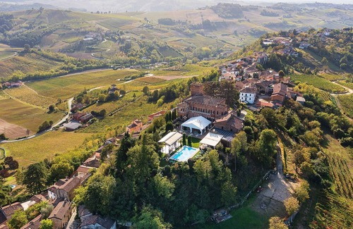 Mornico Losana Otro | Marvellous castle with pool overlooking the vineyards! - Castello Mornico 12 PAX