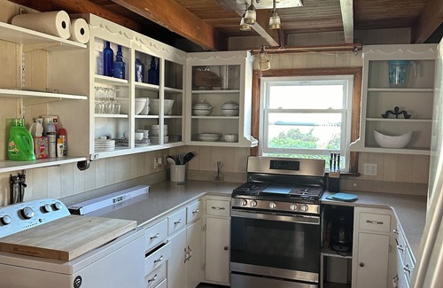 Ship Bottom Cabaña | Marvelous 5-bedroom cottage one from ocean in Ship Bottom with AC, game room