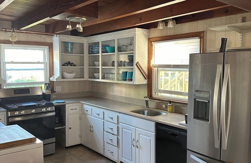 Ship Bottom Cabaña | Marvelous 5-bedroom cottage one from ocean in Ship Bottom with AC, game room