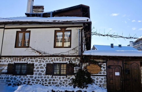 Old Town Chalet De Esquí | Marvelous 8-bedroom catered ski chalet in Bansko with Total Chalets