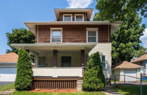 Rochester Apartamento | Marvelous Colonial Mins to Strong/UofR/Airprt/RIT