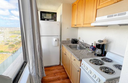 Waikiki Condominio | Marvelous Mountain View Studio Condo by RedAwning
