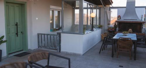 Exaplatanos Casa | Marvic House