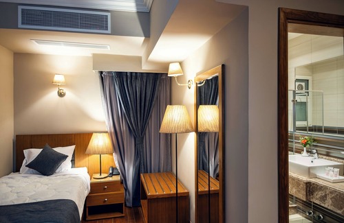 Al Duqqi Hotel | Marwa Palace Hotel