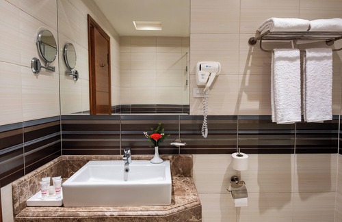 Al Duqqi Hotel | Marwa Palace Hotel