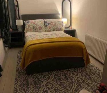 Omagh Casa | Mary Grays Hideaway 2 Bedroom Irish Cottage with Hot Tub