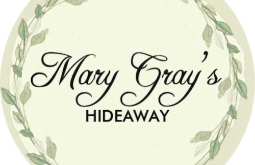 Omagh Casa | Mary Grays Hideaway 2 Bedroom Irish Cottage with Hot Tub