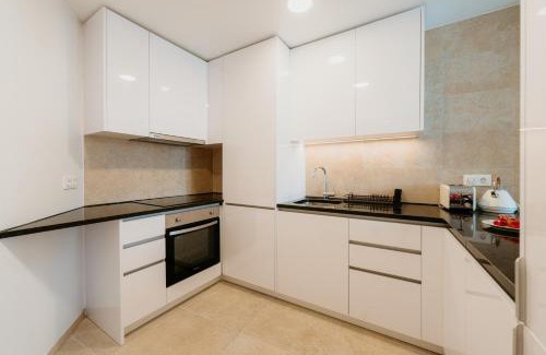 Santo Condestavel Apartamento | Mary Pink - NO 3C - Sublime Two-Bedroom Apartment