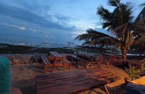 Moyo Casa | Maryan Moyo Bungalows & Resto