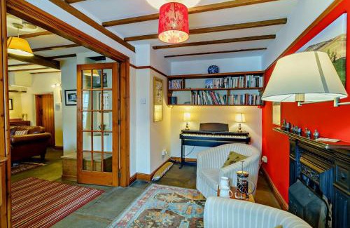 Hawes Casa | Marys Cottage
