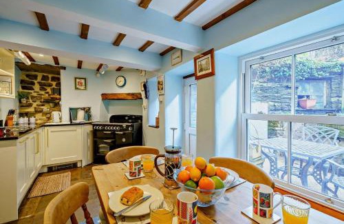 Hawes Casa | Marys Cottage