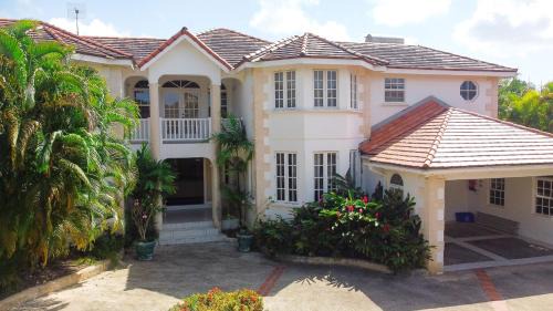 Paynes Bay Villa | Marzalea 4 bd Villa by ZenBreak