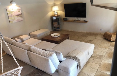 Paluds de Noves Otro | Vrbo Property