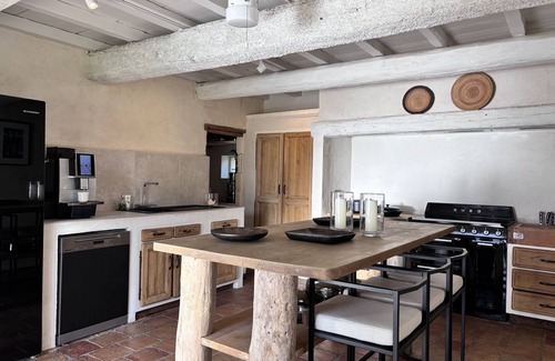 Arles Casa | Casa-Vista al campo-Baño Privado-styled by Scapa Home