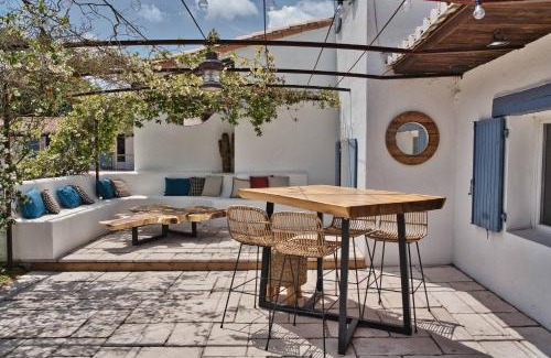 Saintes-Maries-de-la-Mer Hotel | Mas De Calabrun