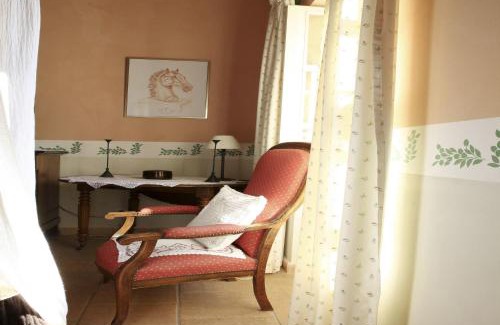 St.-Remy-de-Provence Cama Y Desayuno | MAS DES FIGUES - Mas XVIIIe très calme - Certifié Biologique FRBio10 - jardin naturel écologique - piscine 12x6 - Copieux brunch paysan méditerranéen du jardin cuisine huile d'olive - Agritourisme-Alpilles Saint Rémy de Provence-du 01 mai au 29 septembre-