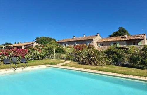 St.-Remy-de-Provence Cama Y Desayuno | MAS DES FIGUES - Mas XVIIIe très calme - Certifié Biologique FRBio10 - jardin naturel écologique - piscine 12x6 - Copieux brunch paysan méditerranéen du jardin cuisine huile d'olive - Agritourisme-Alpilles Saint Rémy de Provence-du 01 mai au 29 septembre-