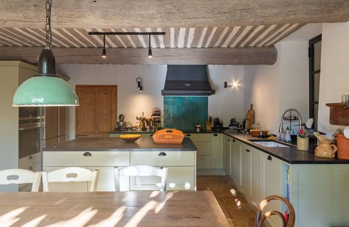 Lagnes Otro | Mas du Chateau, Lagnes – Beautifully renovated farmhouse, pool, air-conditioning