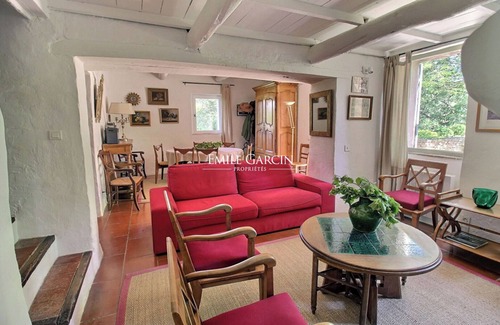 Puyvert Otro | Mas for rent in the Luberon, surrounded by vineyards