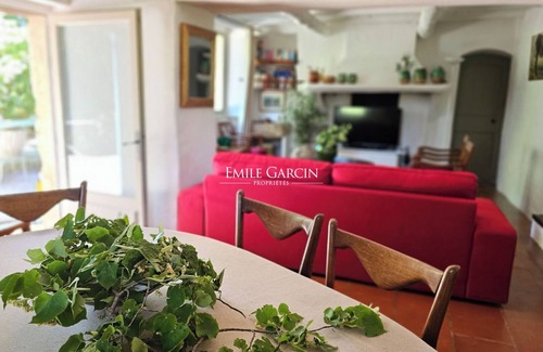 Puyvert Otro | Mas for rent in the Luberon, surrounded by vineyards